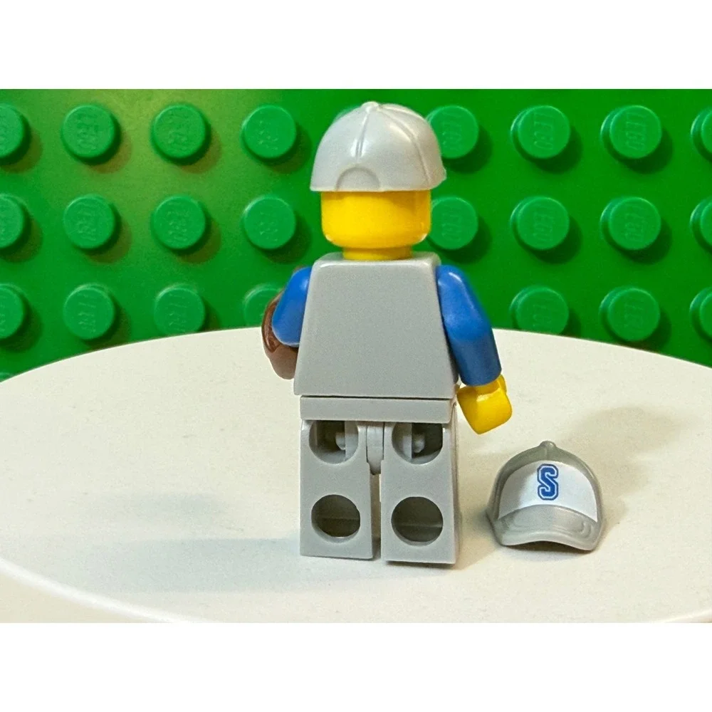 LEGO Series 3 Baseball Player Minifigure Stackers Team with Glove and Extra Hat